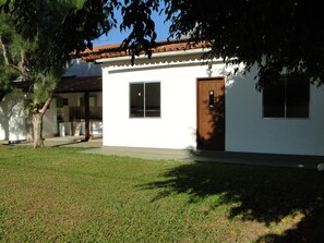 Exterior - Great beach house, pool, barbecue, just 150 meters from Lagoa (São Pedro D`Aldeia)