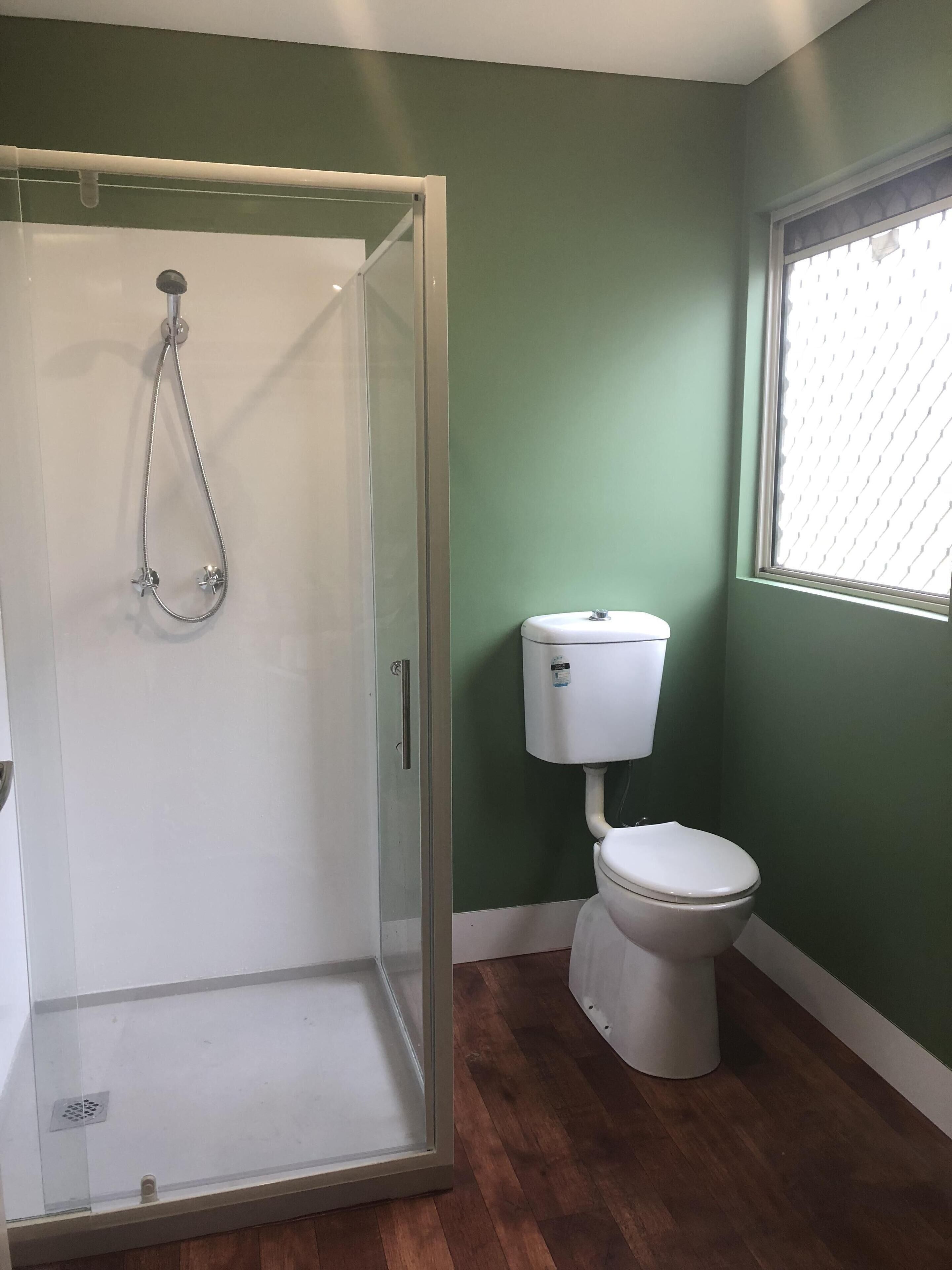 Natures Retreat: Studio Cottage Amid Roses & Bush Overlooking Baldivis Salt lake — image 5