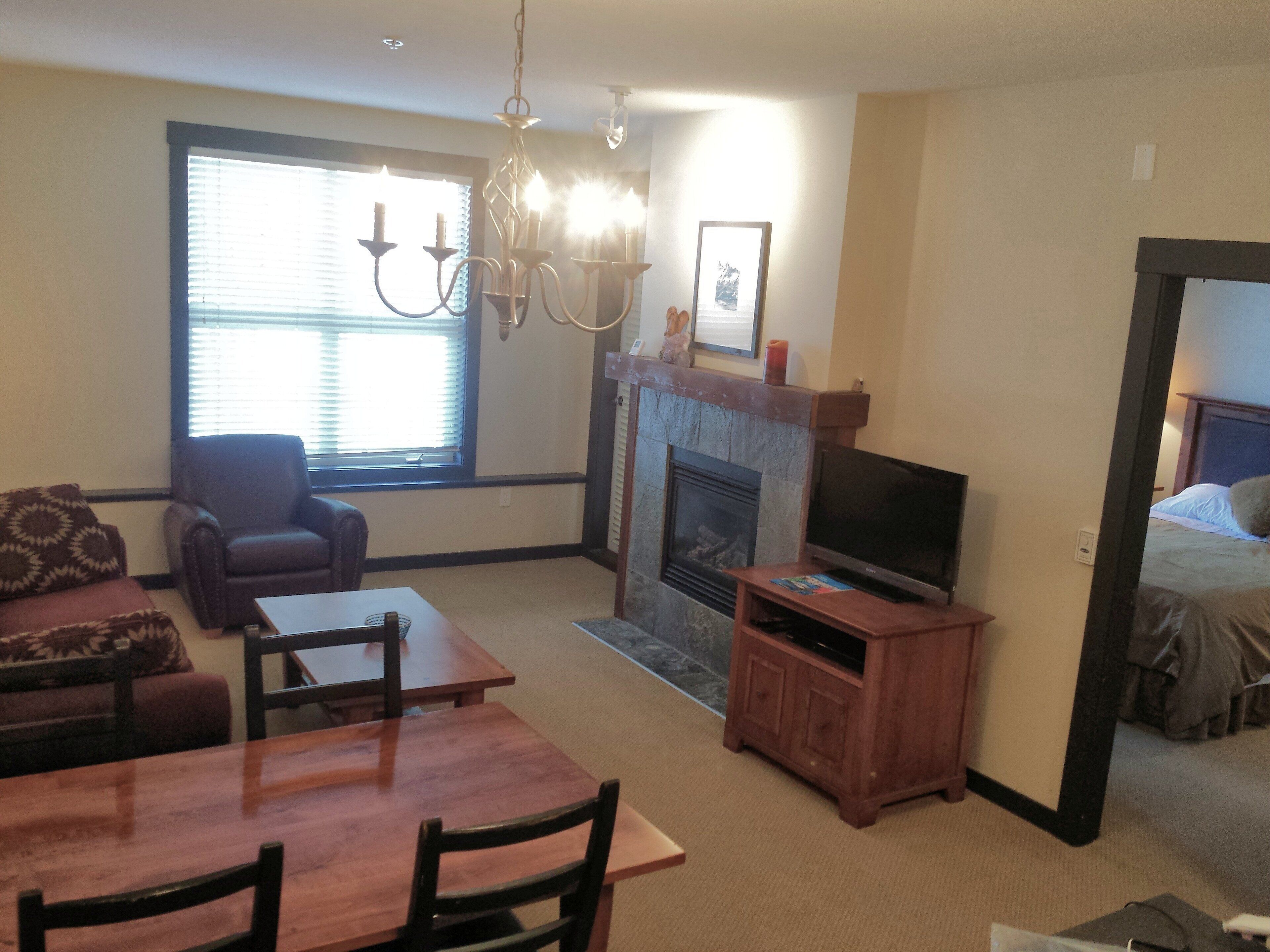 Slopeside Condo For 4 People At 1000 Peaks Summit