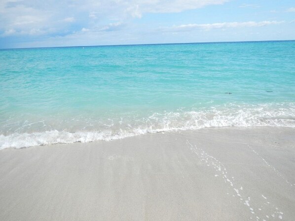 Sun-loungers, beach towels - Beautiful/Spacious Ocean Reserve Sunny Isles Beach #STR-02481 (Sunny Isles Beach)