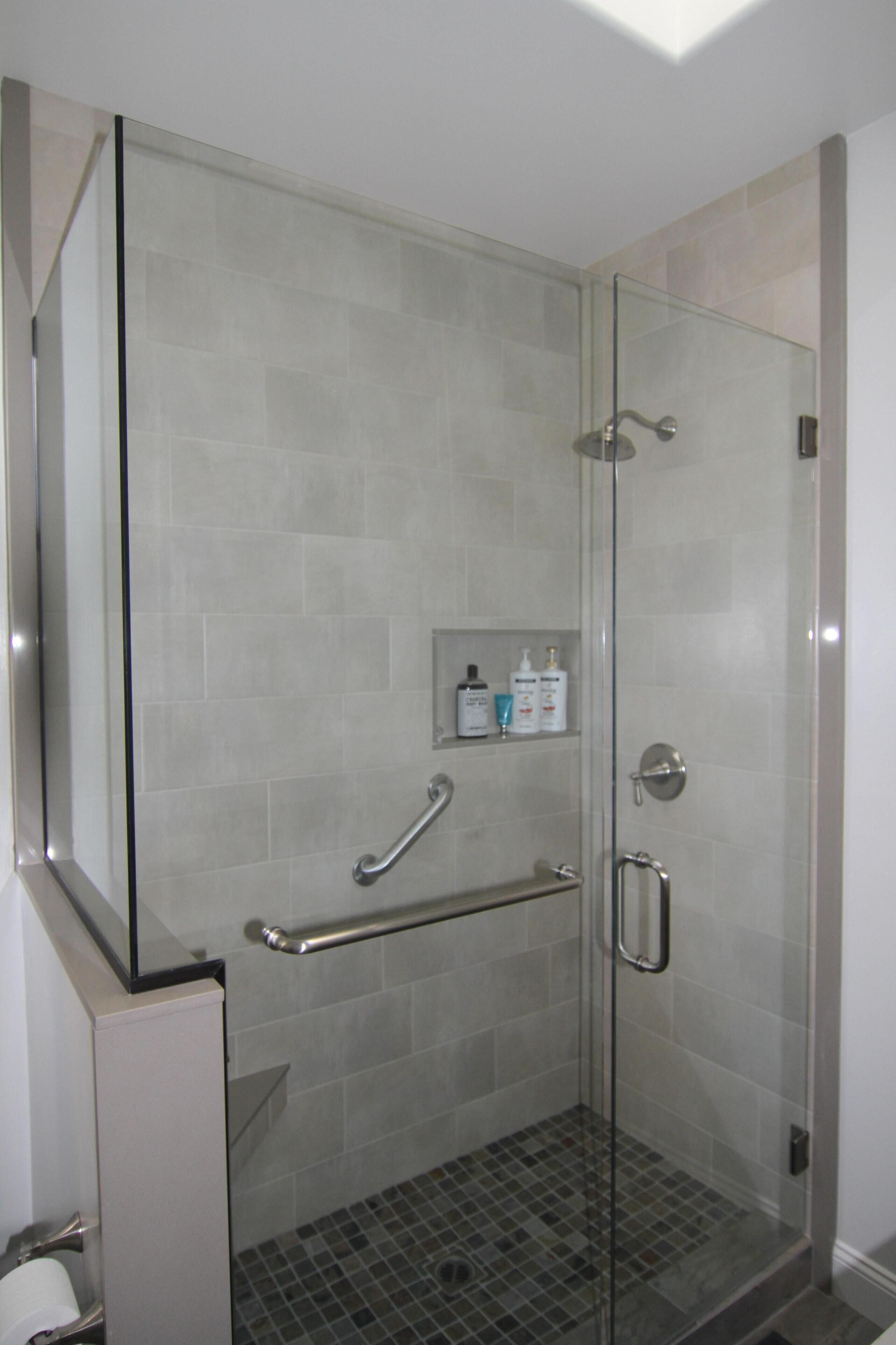 Stunning Lakefront Location!