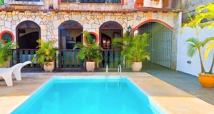 6 Bedroom House - For up to 15 people - 7 minutes from Praia do Forte