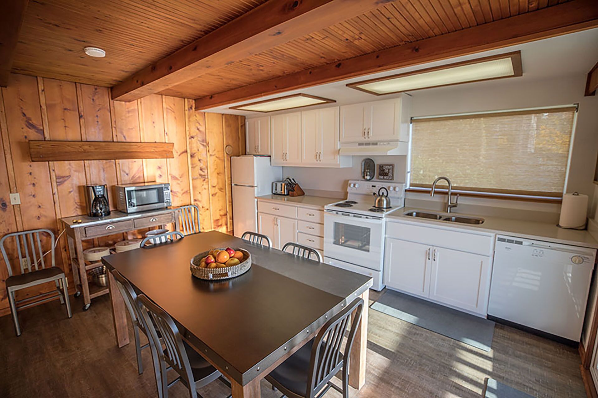  Surf Song: Amazing ocean views of Face Rock Beach with private beach access