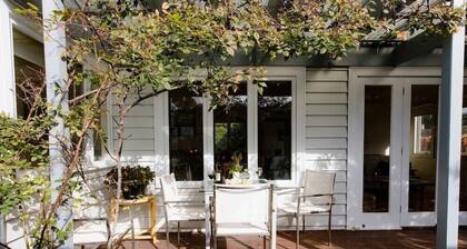 Escape to Tranquility: Experience Blissful Getaways at Jade Cottage