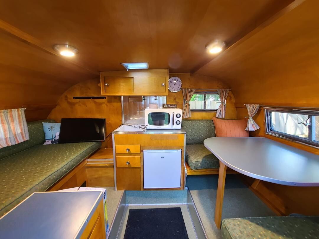 😎 Gorgeous & PRIVATE 2-Bedroom Tropical🌴Suite with HEATED Pool & Hot Tub 🏊‍♀️