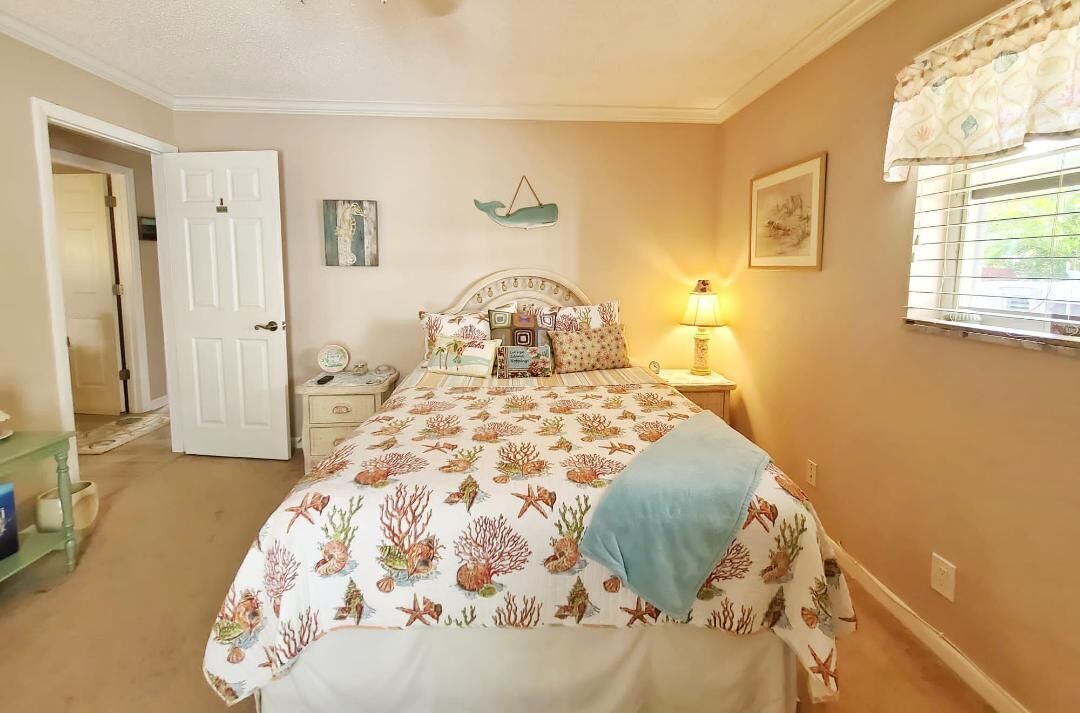 😎 Gorgeous & PRIVATE 2-Bedroom Tropical🌴Suite with HEATED Pool & Hot Tub 🏊‍♀️