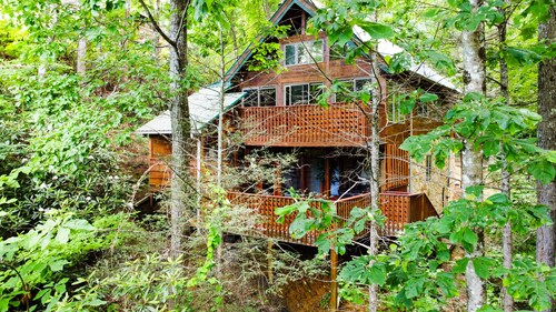 High Haven Cabin- Amazing Location- Beautiful and Serene!!