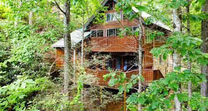 High Haven Cabin- Amazing Location- Beautiful and Serene!!