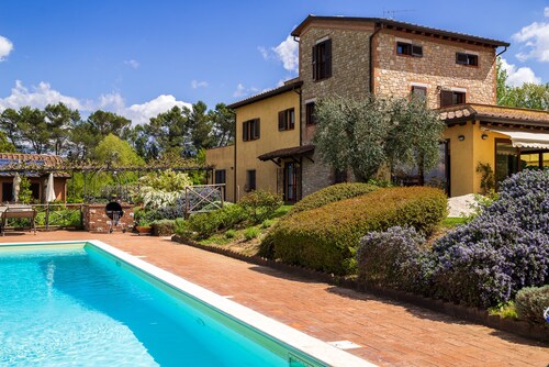 Villa ' Pian del Rocchio ' - Beautiful Country House in a lush Umbria plateau