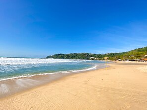 Beach nearby - BEAUTIFUL APARTMENT 43 - SEA VIEW, 2 PARKING SPACES, ABSOLUTE HYGIENE, WE HAVE OTHER OPTIONS. (Ubatuba)