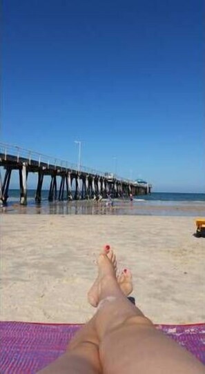 Beach nearby, sun-loungers, beach towels - Private Nautical Getaway 5min - Henley Beach, Restaurants, Shops, Golf, Bars 🏖️🍻🥂 (Henley Beach)