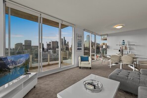 Smart TV - Exclusive Stays - The Centurion (Southbank)