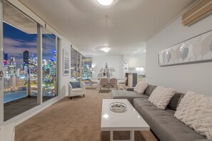 Smart TV - Exclusive Stays - The Centurion (Southbank)