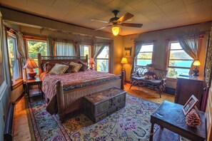 6 bedrooms, desk, iron/ironing board, travel cot