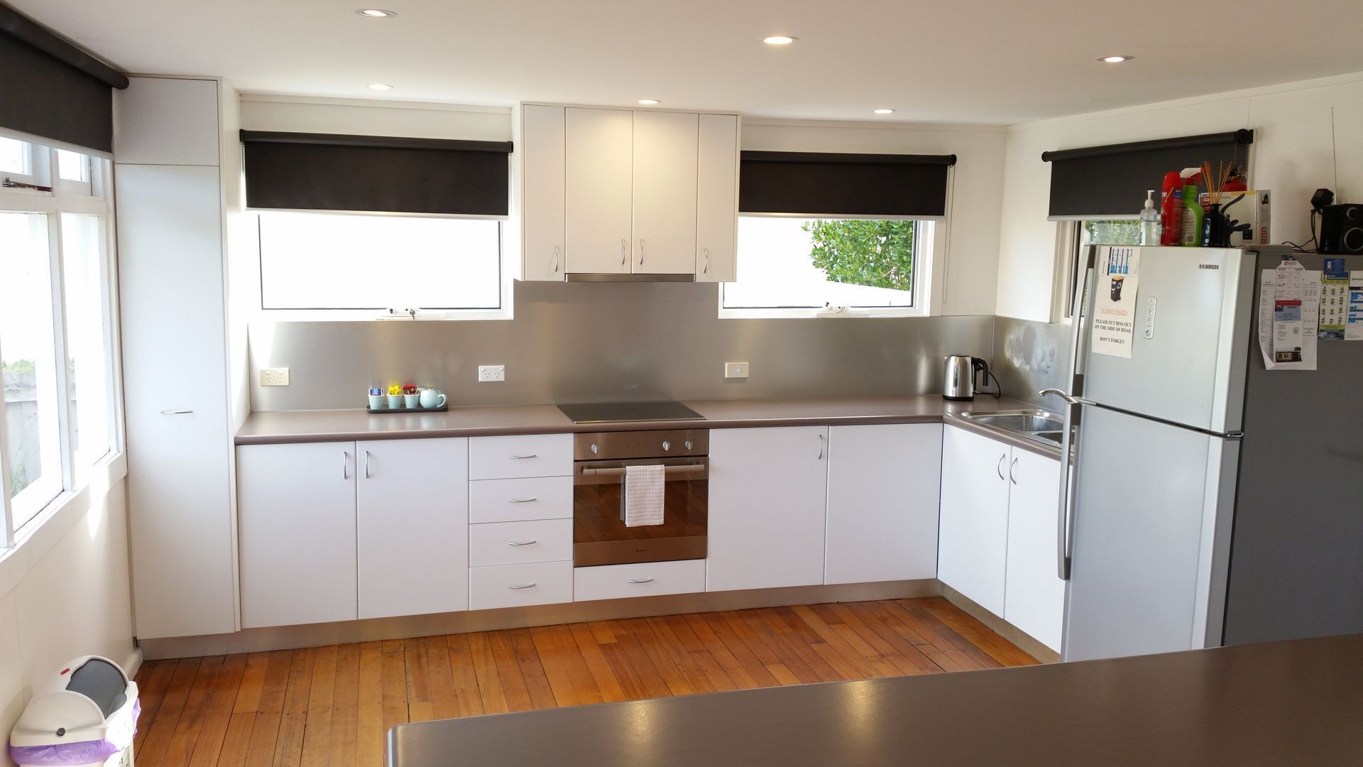 Beach House - 18 East Beach Rd - 2 night min stay