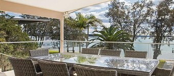 Profitez de Lazy Daze sur le magnifique lac Macquarie