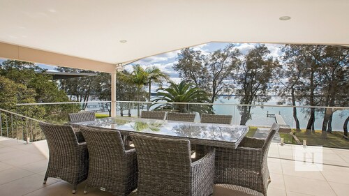 Enjoy Lazy Daze - Waterfront, Hot Tub, Jetty!