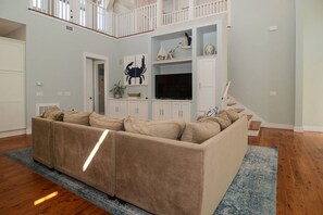 Smart TV, fireplace, stereo