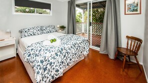 4 室のベッドルーム、WiFi (無料)、ベッドシーツ