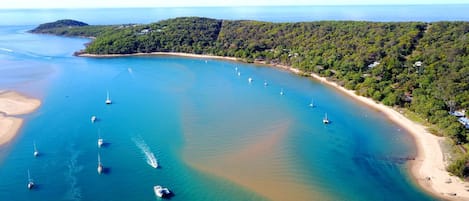 Una playa cerca