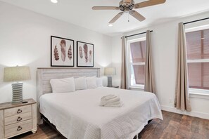 2 bedrooms, iron/ironing board, internet, bed sheets - Romeo's Breeze Cottage ~ Pet-Friendly, Pool, Beach Access + $400 FREE Activities Daily ~ Zoo & More (Gulf Shores)