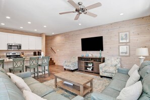 TV - Romeo's Breeze Cottage ~ Pet-Friendly, Pool, Beach Access + $400 FREE Activities Daily ~ Zoo & More (Gulf Shores)