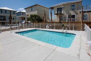 Pool - Romeo's Breeze Cottage ~ Pet-Friendly, Pool, Beach Access + $400 FREE Activities Daily ~ Zoo & More (Gulf Shores)