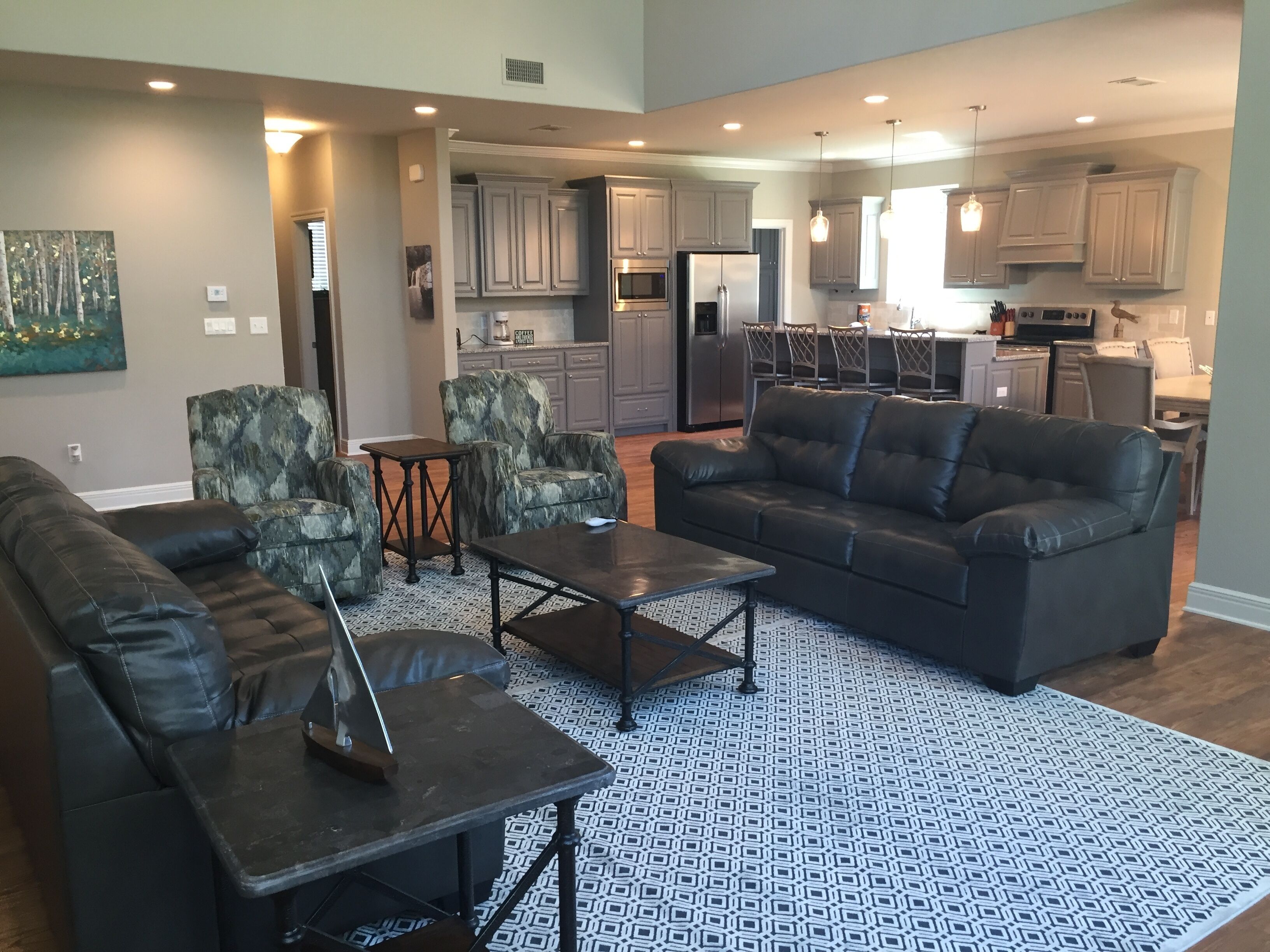 Beautiful Lake Front Home Book Early for Spring or Summer Vacations