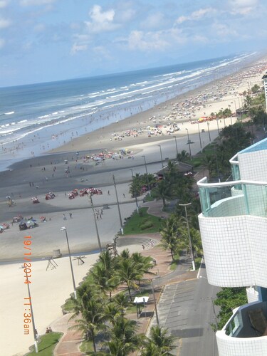 LINDO APTO. DE FRENTE P/MAR-SMART TV - WIFI 600MB E CLARO BOX TV+