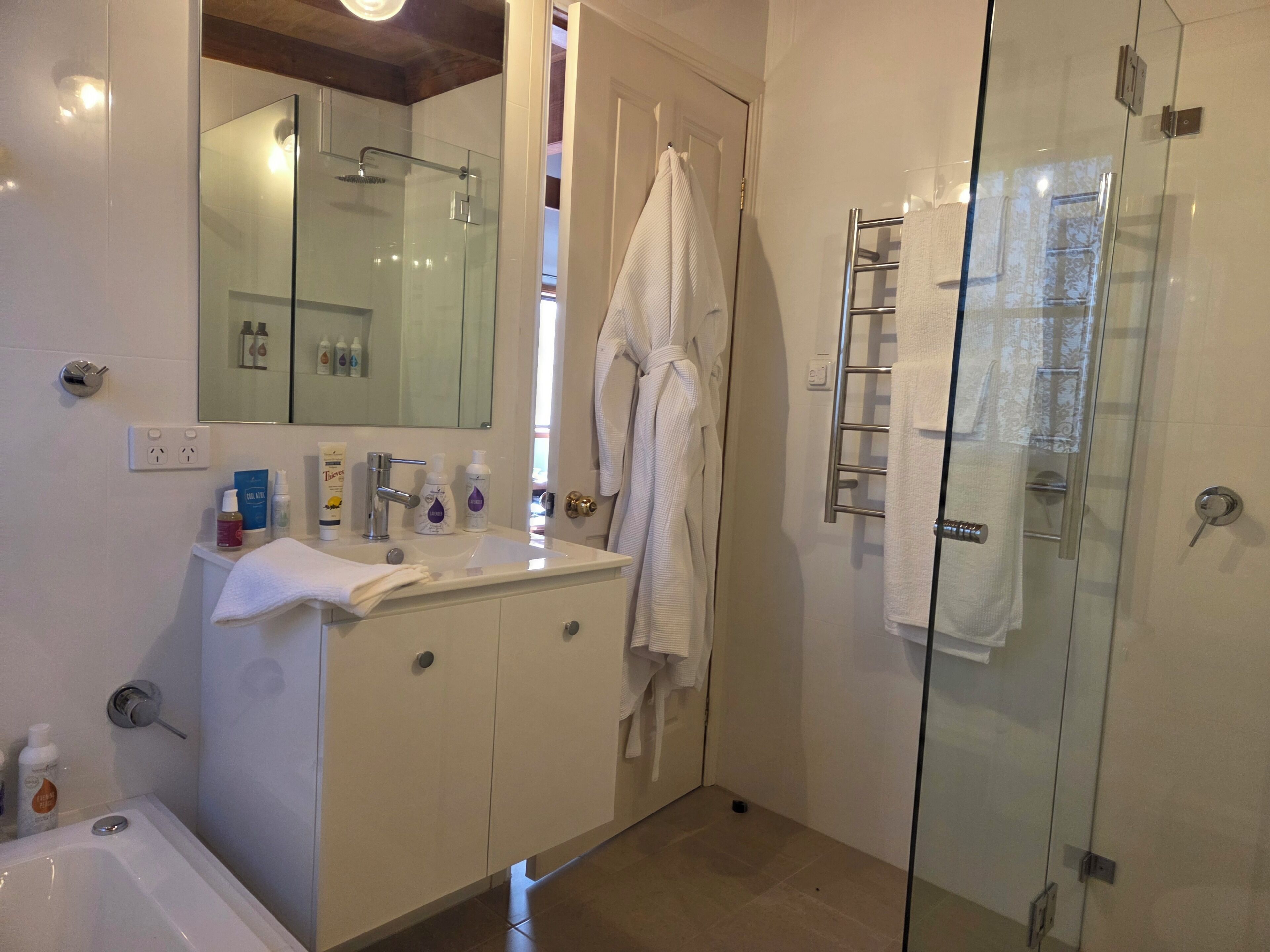 Combinazione doccia/vasca, vasca idromassaggio, asciugacapelli