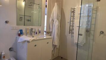 Combinazione doccia/vasca, vasca idromassaggio, asciugacapelli