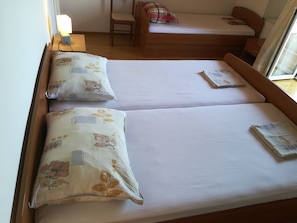 3 bedrooms, in-room safe, iron/ironing board, free WiFi