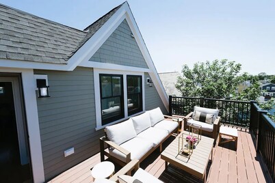 2 Decks for Entertaining, Walk To Town  and  Harbor
