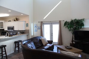 TV - Great Beach House for family and friends! (Port Aransas)
