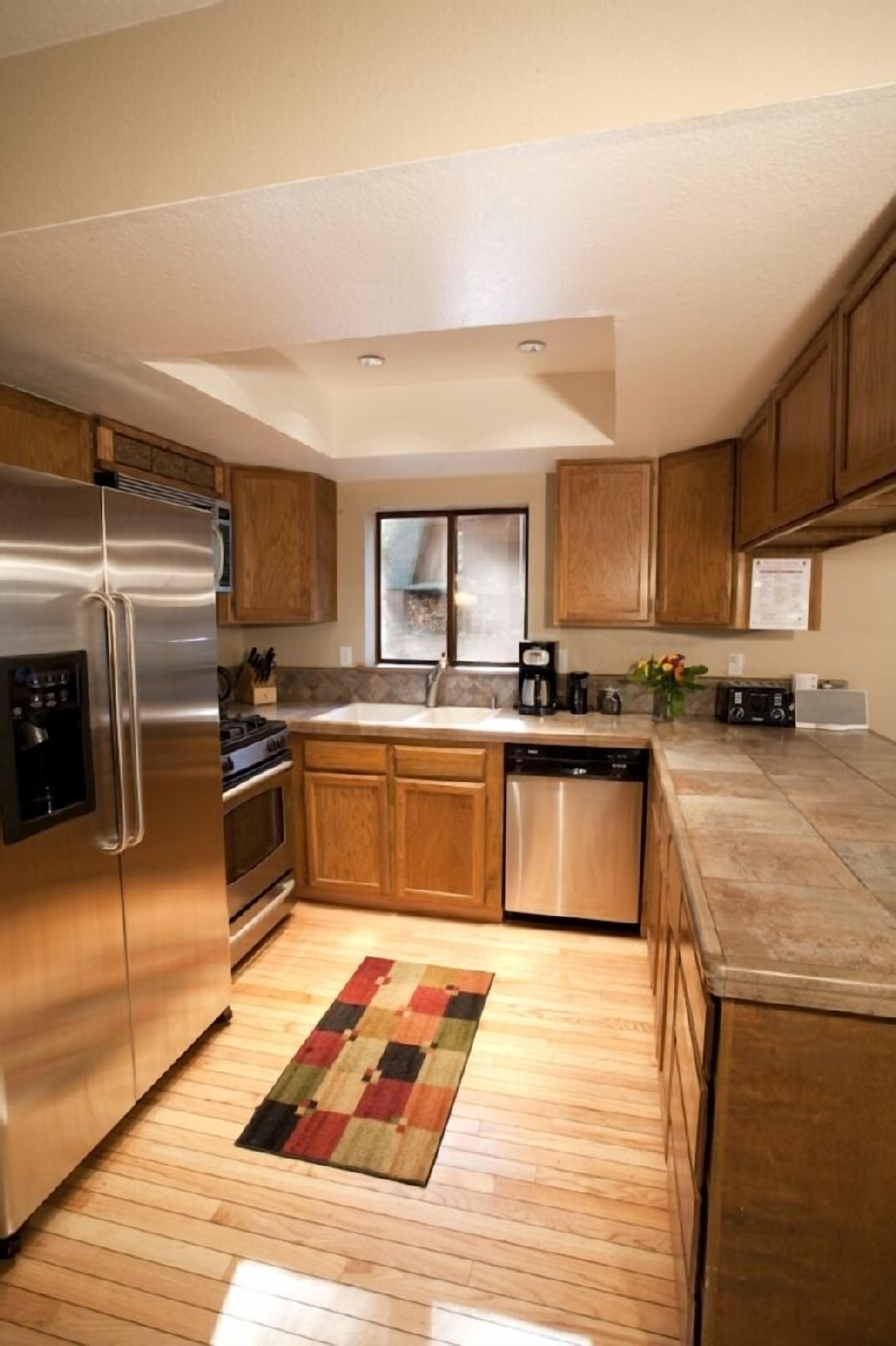 Peaceful Pines--Spotless, Allergy-Friendly, Private Hot Tub, WiFi