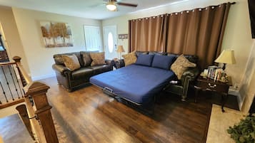 3 makuuhuonetta, silitysrauta/-lauta, Wi-Fi, vuodevaatteet