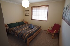 3 chambres, fer et planche Ă repasser, Wi-Fi, draps fournis