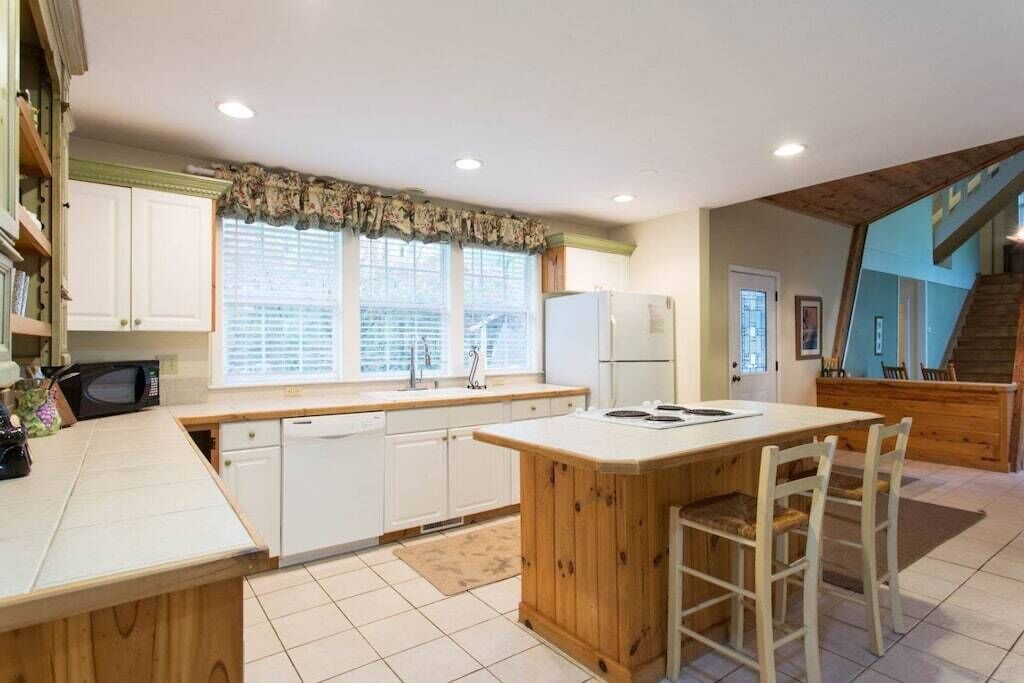 River Rest by Carolina Properties -On the Broad River, Mirror Lake Access, Canoe