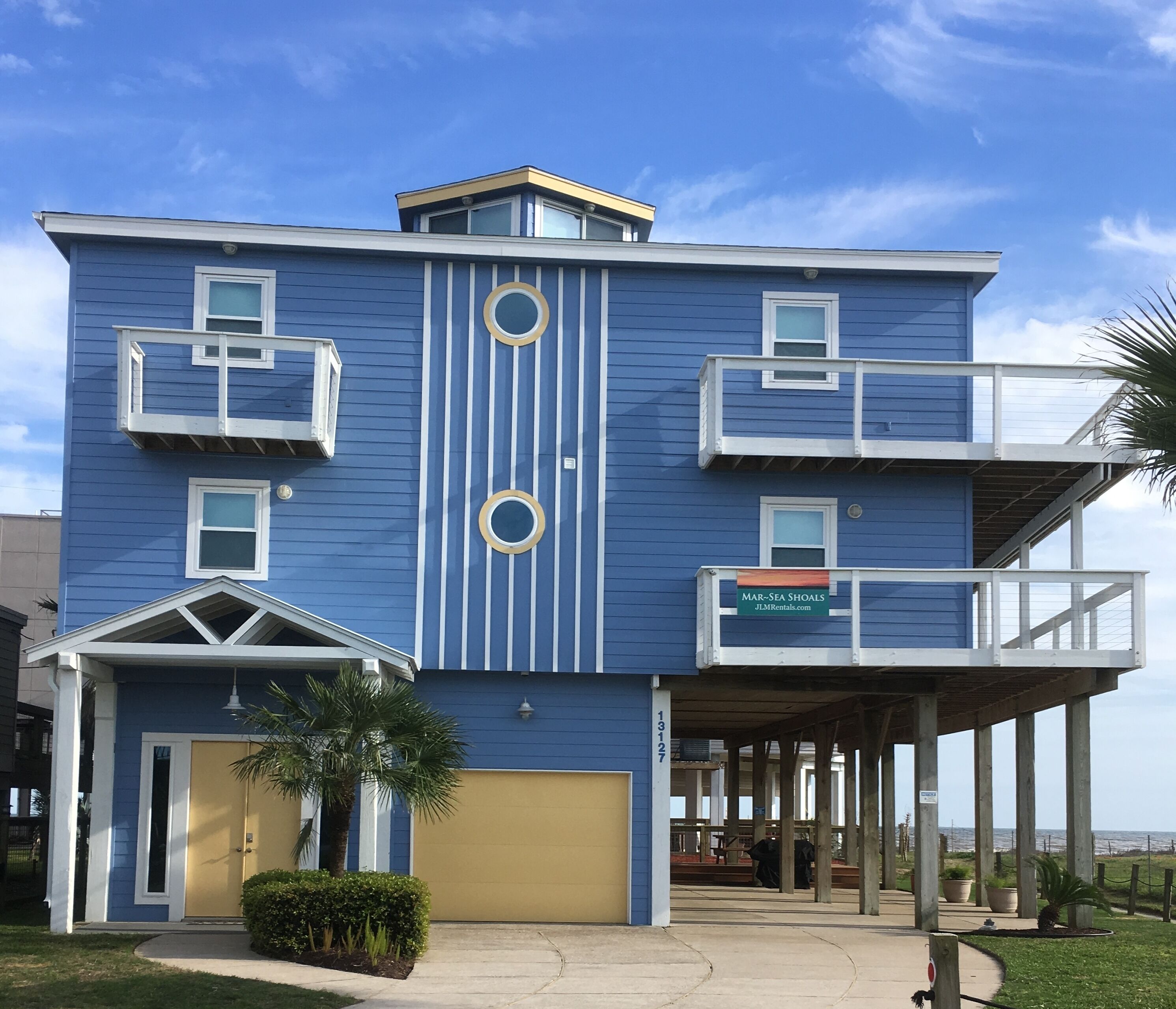 Great Views - 1 Min Walk to Beach - Sleeps 20 - Elevator
