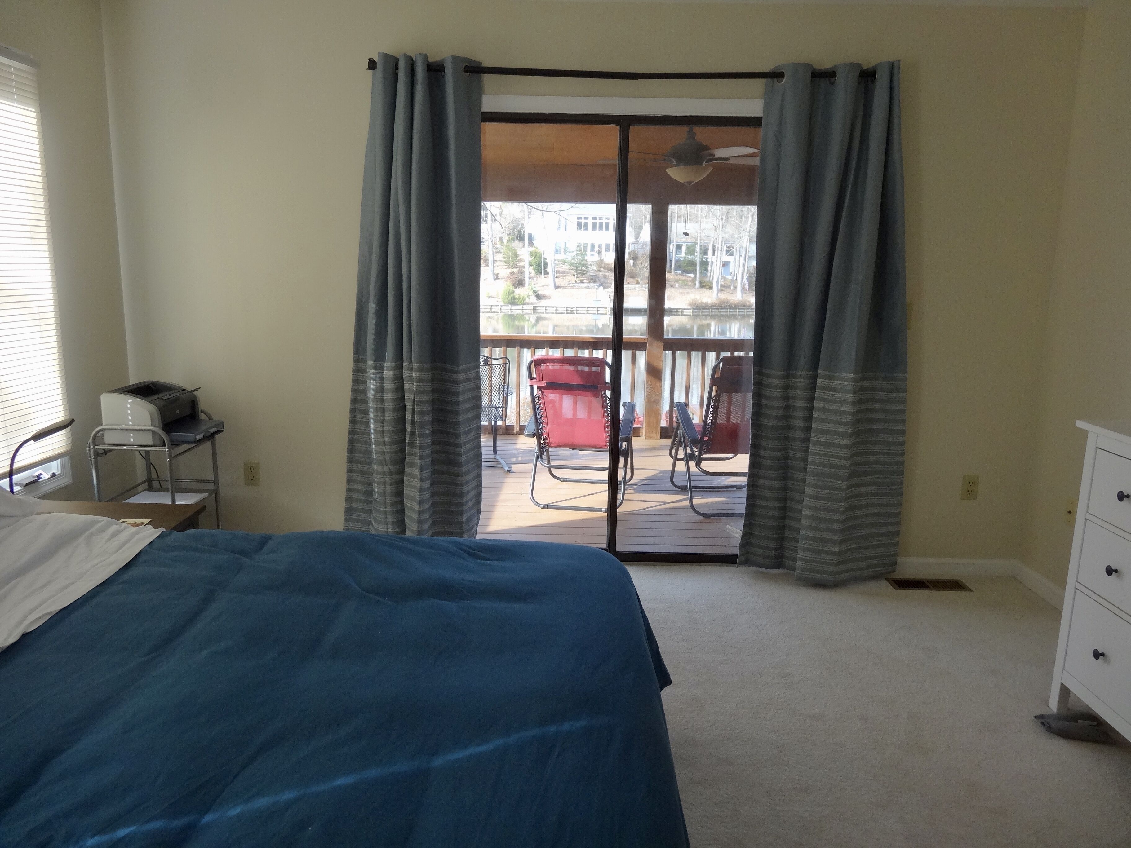 Lakefront retreat – serenity & amenities, short drive from DC