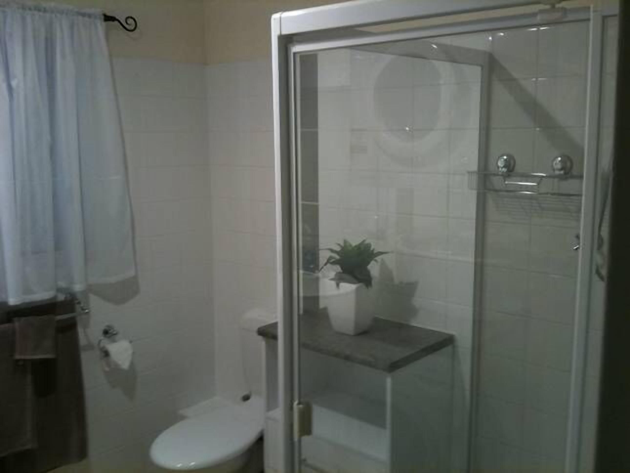 Semaphore Beach Front Apartment.Water Views. — image 7