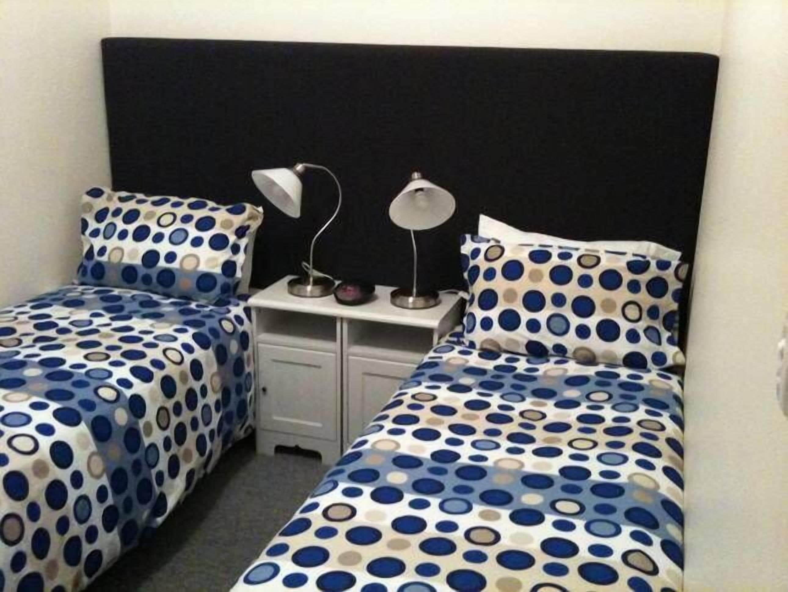 Semaphore Beach Front Apartment.Water Views. — image 13