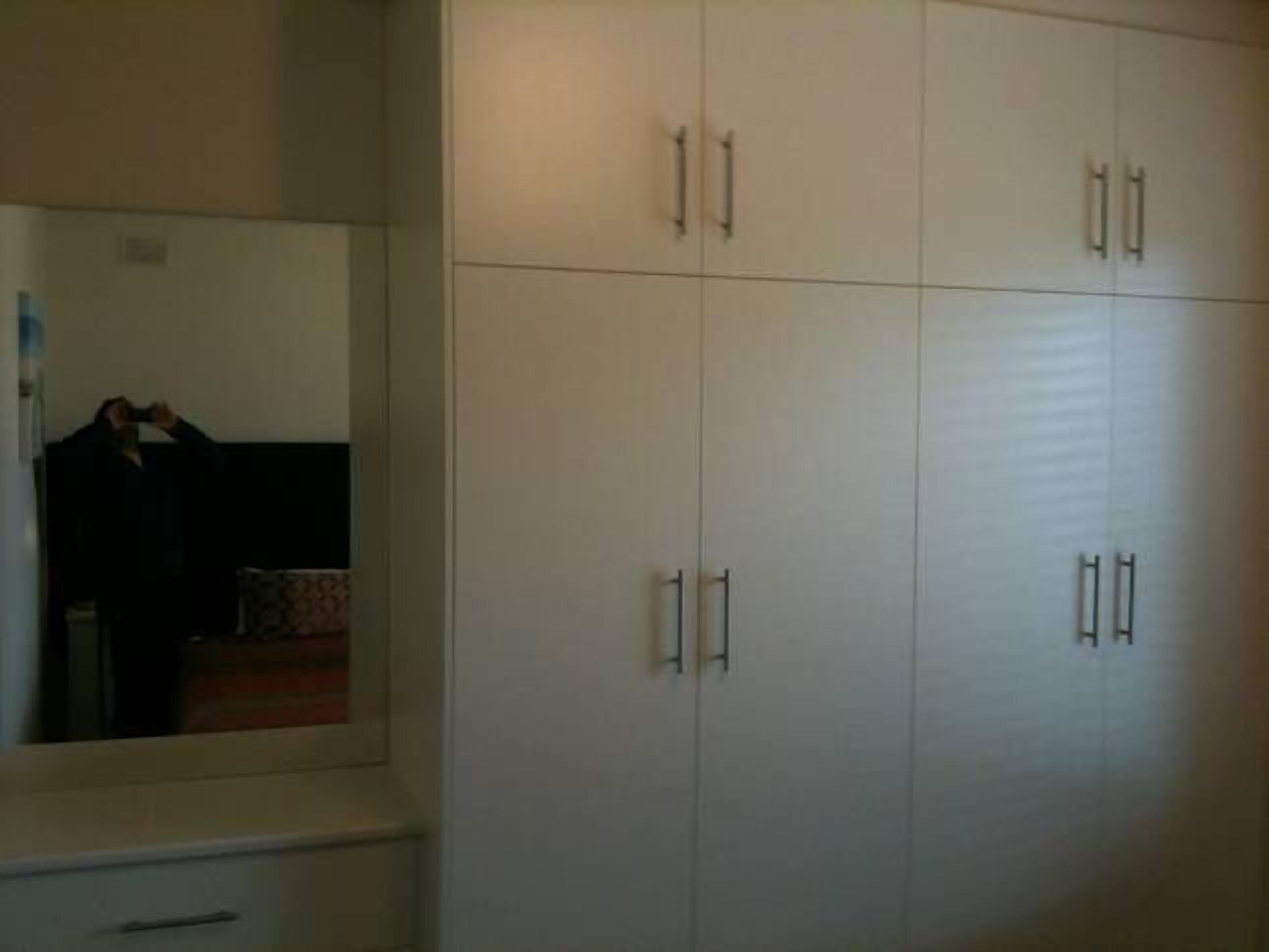 Semaphore Beach Front Apartment.Water Views. — image 16