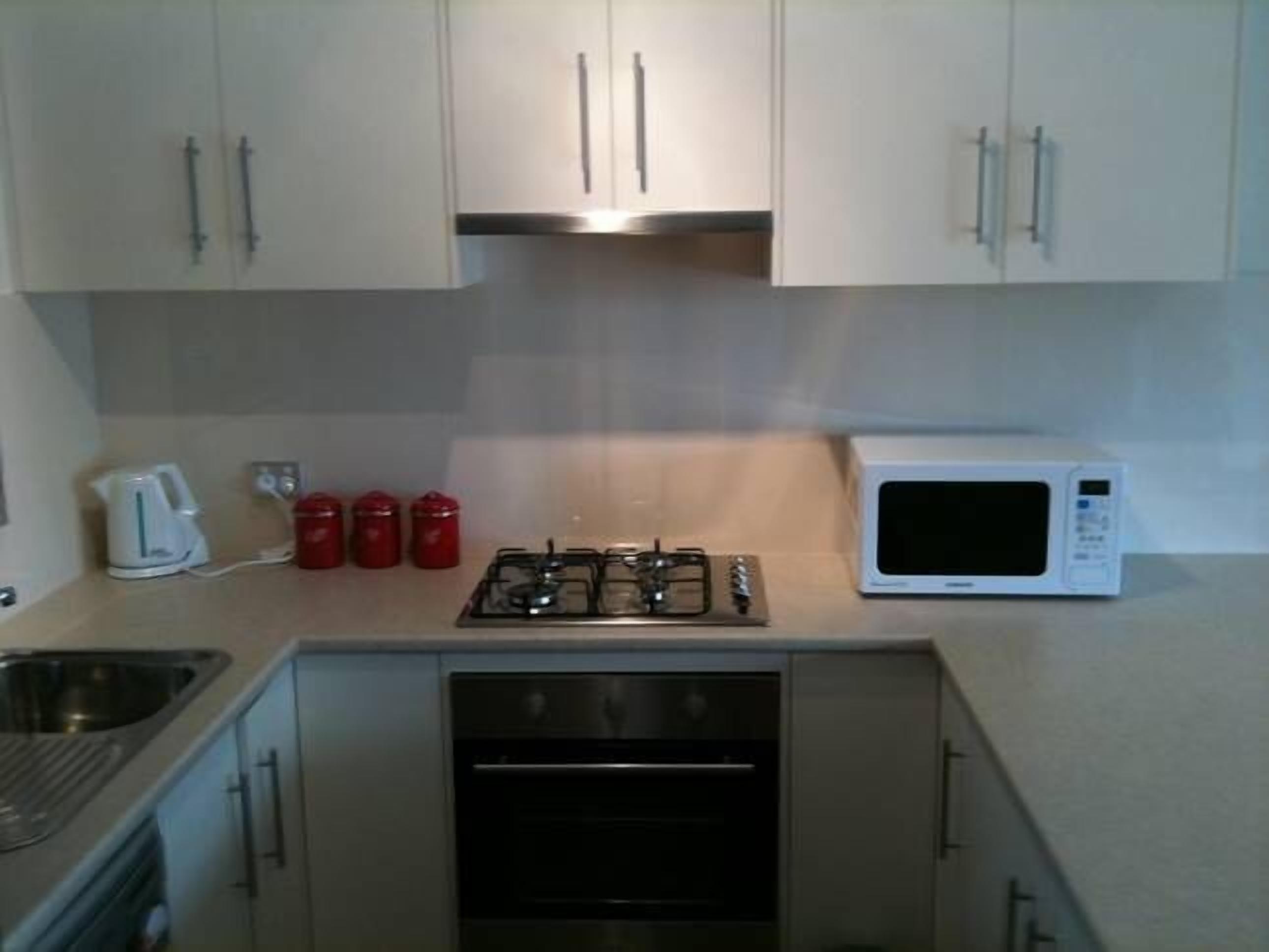 Semaphore Beach Front Apartment.Water Views. — image 10