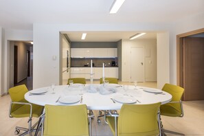 Dining - Spacious Fully Equipped Central Apt walking distance to all sites #1  (Iraklio Crete)