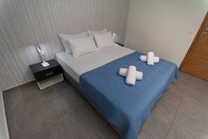3 bedrooms, iron/ironing board, travel cot, WiFi