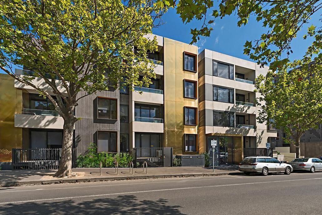 Cosmo Stays- Peaceful 2BR Designer Apartment. Fabulous Location. Free Parking. — image 11