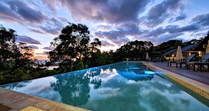 TREE HOUSE - SUNRISE AT 1770