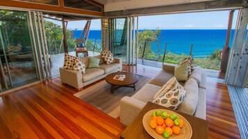 Een televisie en een kantoor