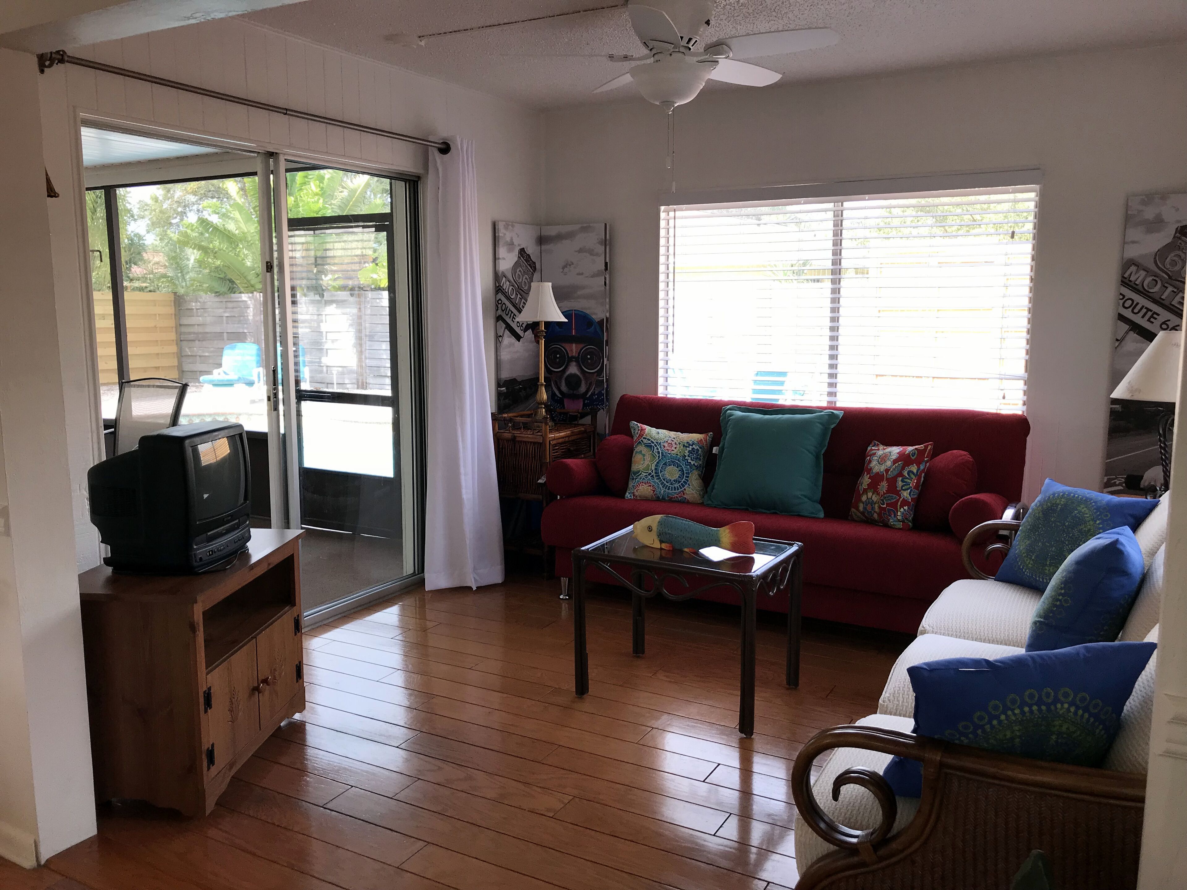 Sparkling Clean Home near Manatee River and Beaches  NW Bradenton area